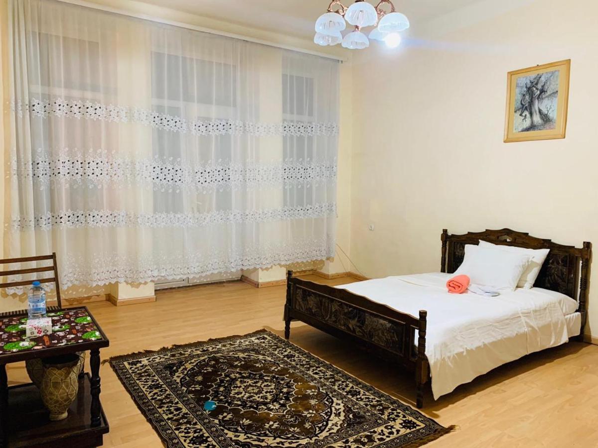 Infinity Hostel & Tour Yerevan Ngoại thất bức ảnh