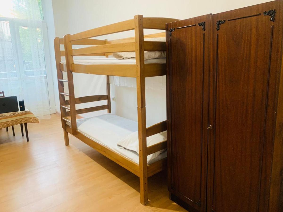 Infinity Hostel & Tour Yerevan Ngoại thất bức ảnh