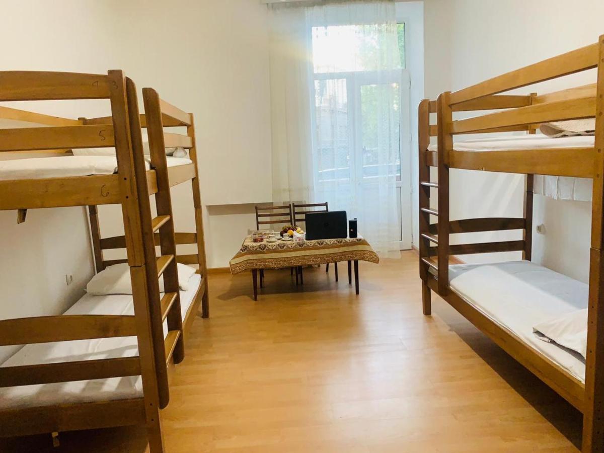 Infinity Hostel & Tour Yerevan Ngoại thất bức ảnh